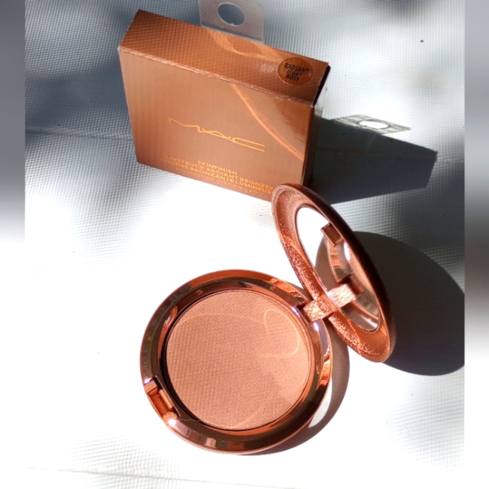 MAC BRONZING POWDER IN LIGHT ROSY NEW SUNSTRUCK RADIANT SKINFINISH SKIN FINISH - Picture 3 of 3
